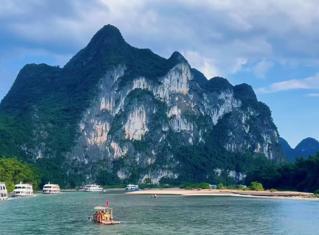 Jiuxian Painting Mountain: A Poetic Escape into Guilin’s Landscape Wonderland